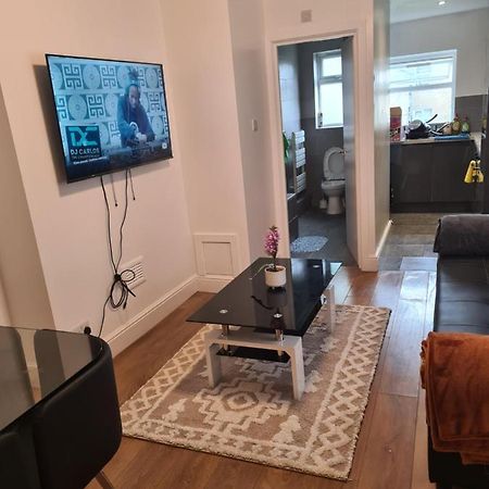 Luxury One Bedroom Flat Londra Exterior foto