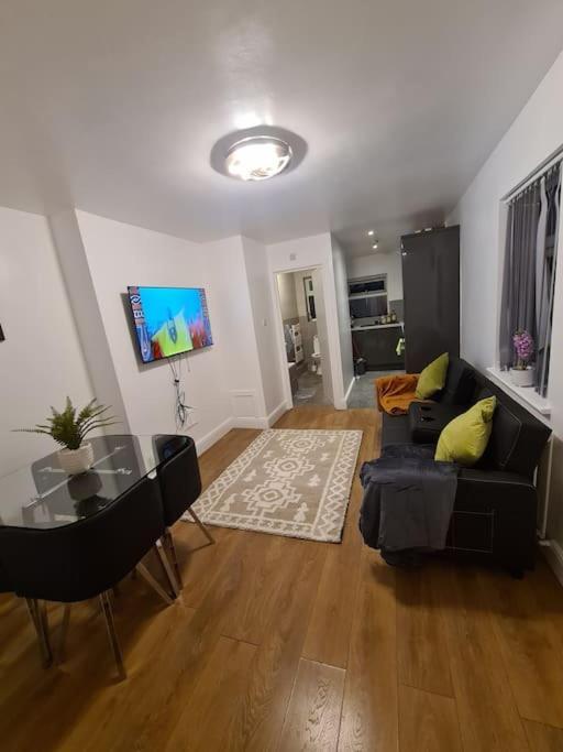 Luxury One Bedroom Flat Londra Exterior foto