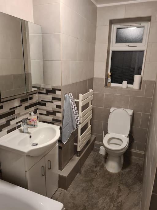 Luxury One Bedroom Flat Londra Exterior foto